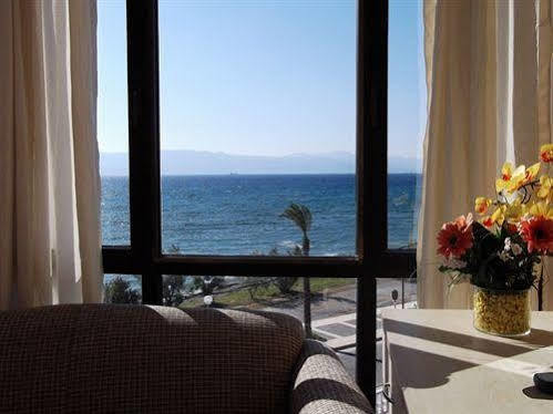 Poseidon Cesme Resort Buitenkant foto