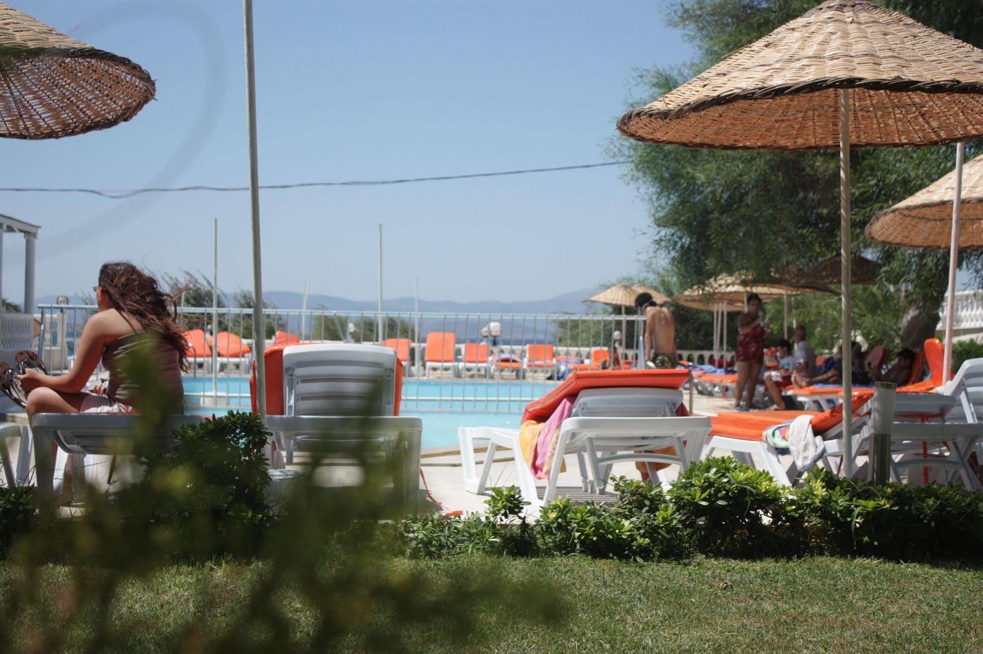 Poseidon Cesme Resort Buitenkant foto